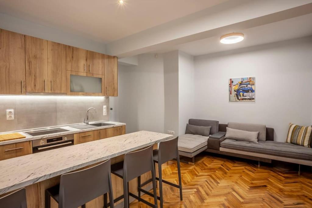 Karolou Ntil- Ground Floor Suite Saloniki Zewnętrze zdjęcie