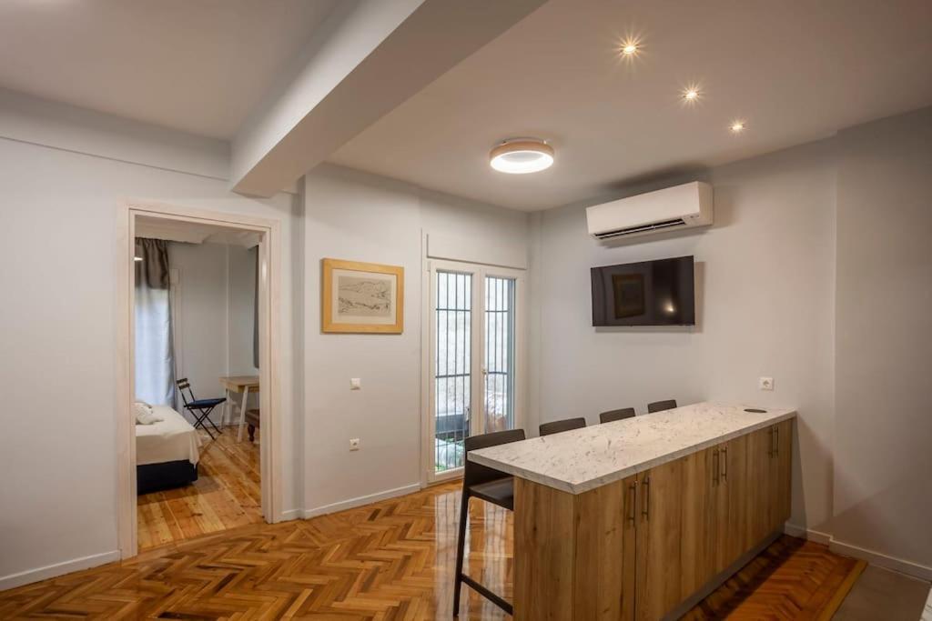 Karolou Ntil- Ground Floor Suite Saloniki Zewnętrze zdjęcie